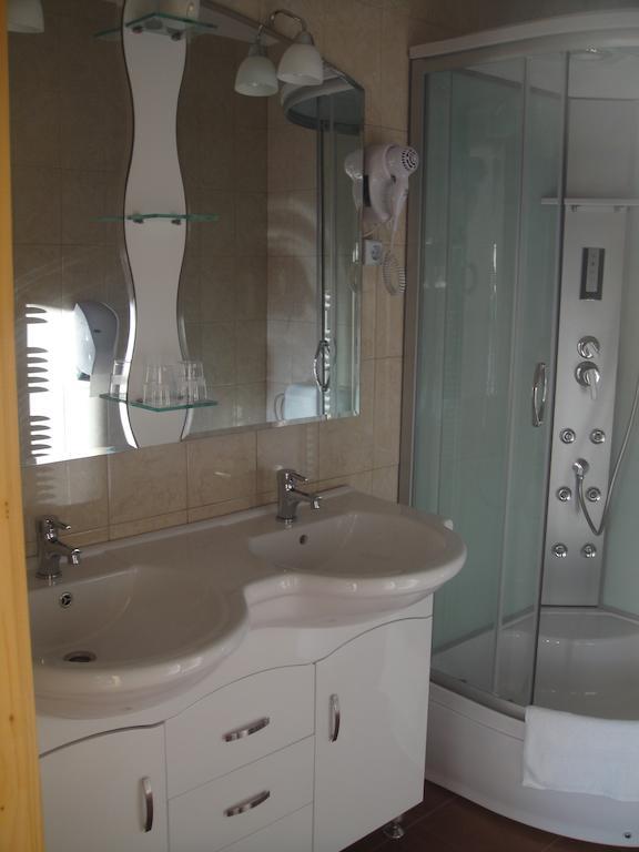 Paks Panzio Hotel Eksteriør billede
