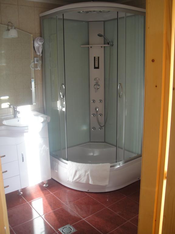 Paks Panzio Hotel Værelse billede